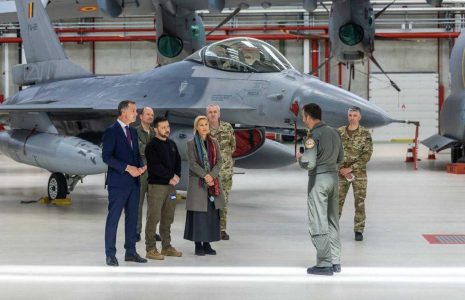 عکسی که نخست وزیر بلژیک از جنگنده اف ـ 16 منتشر کرد