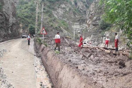 تلاش برای نجات 3 مفقودی سیلاب جاده چالوس - خبرگزاری دانش نامه | اخبار ایران و جهان