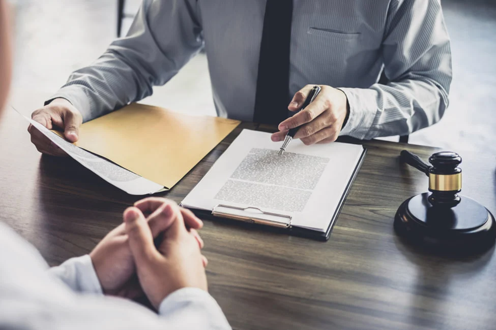 چرا به وکیل نیاز داریم؟