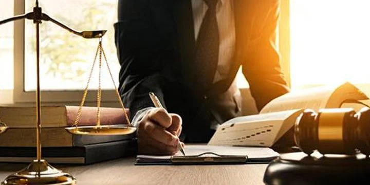 اشتباهات رایج در فرآیند ثبت برند و چطور از آن‌ها جلوگیری کنیم؟